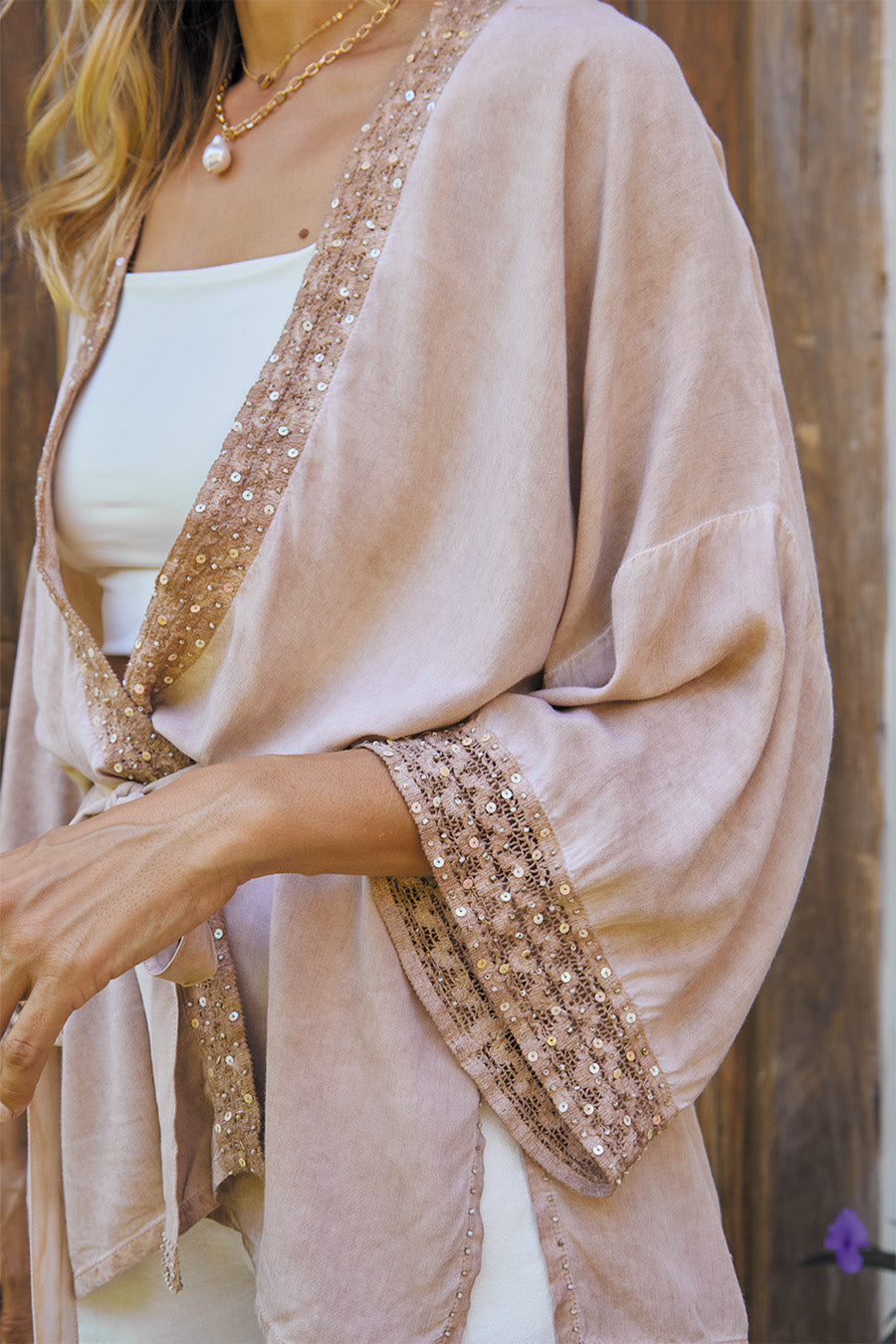 Verdant Kimono – Pigment Color with Lavish Lace